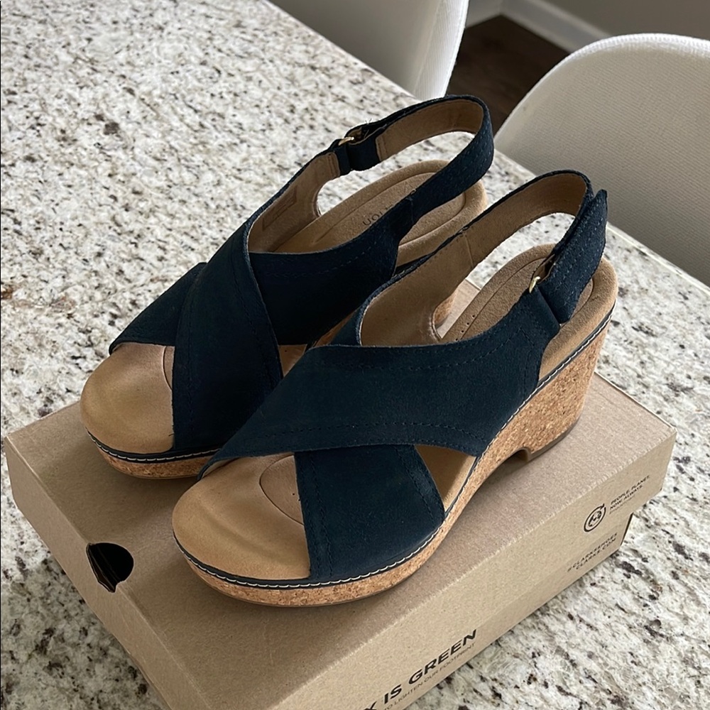 Women's Black Wedge Sandals